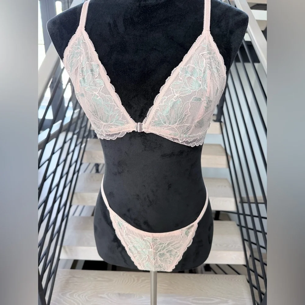 N/A delicate sheer